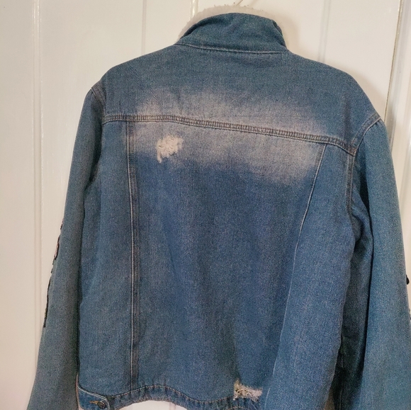 BooHoo Man FULLY BORG LINED DENIM JACKET WITH BADGES - Picture 9 of 9